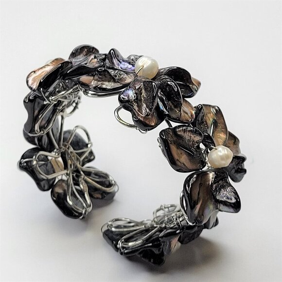 Grey Cuff Bracelet Freshwater Pearl and Mother Of Pearl Bangle NEW - Picture 2 of 16